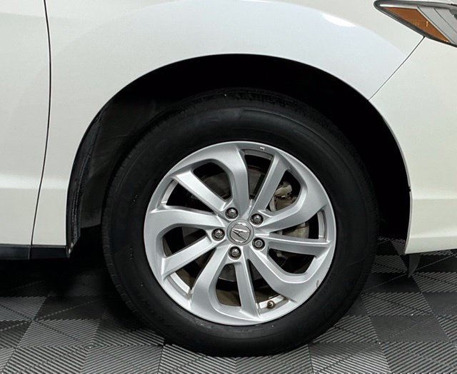 Used 2017 White Diamond Pearl Acura  image 9