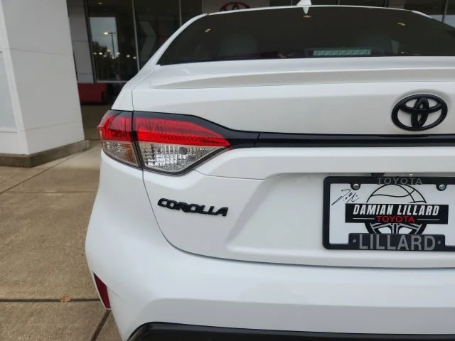 Used 2024 White Toyota SE image 22