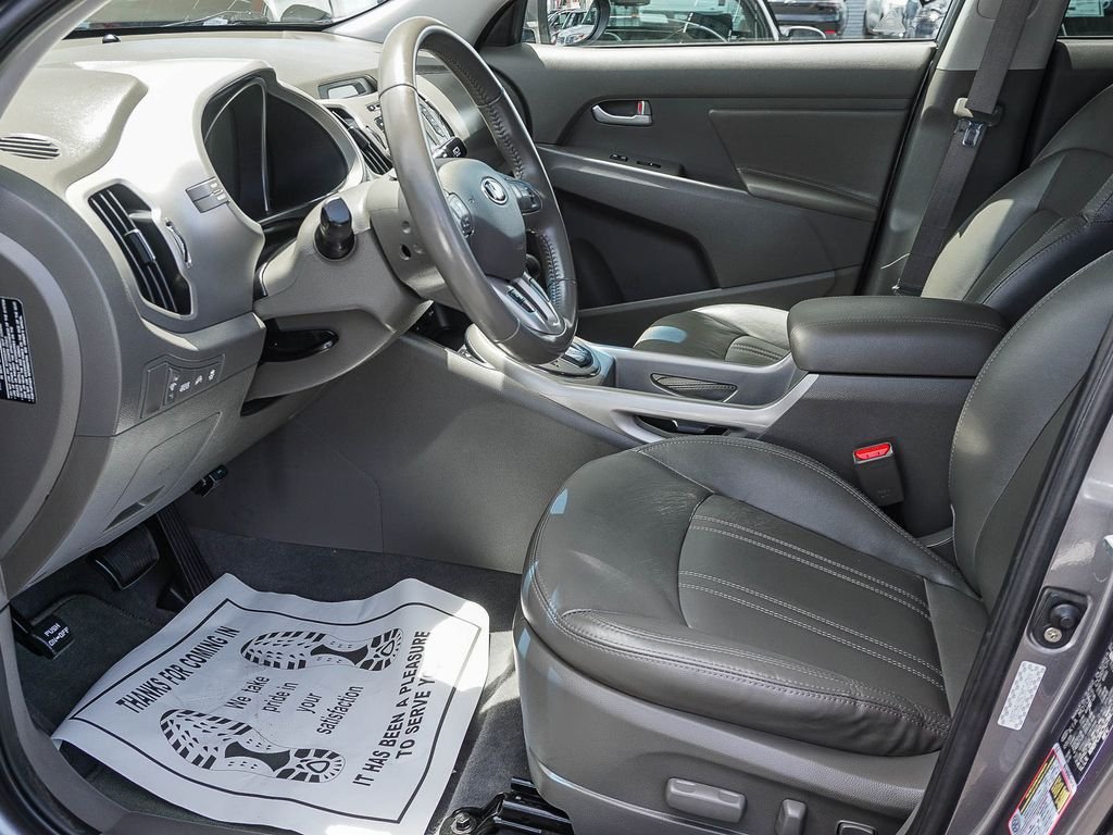 Used 2016 Silver Kia EX image 18