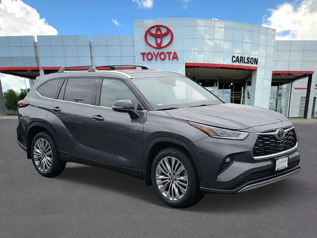 Used 2024 Toyota Highlander Platinum with VIN 5TDKDRBH9RS540901 for sale in Minneapolis, Minnesota