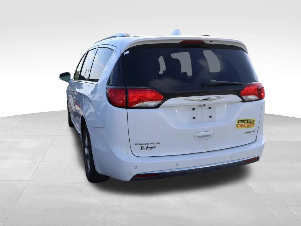 Used 2020 White Chrysler Limited image 18