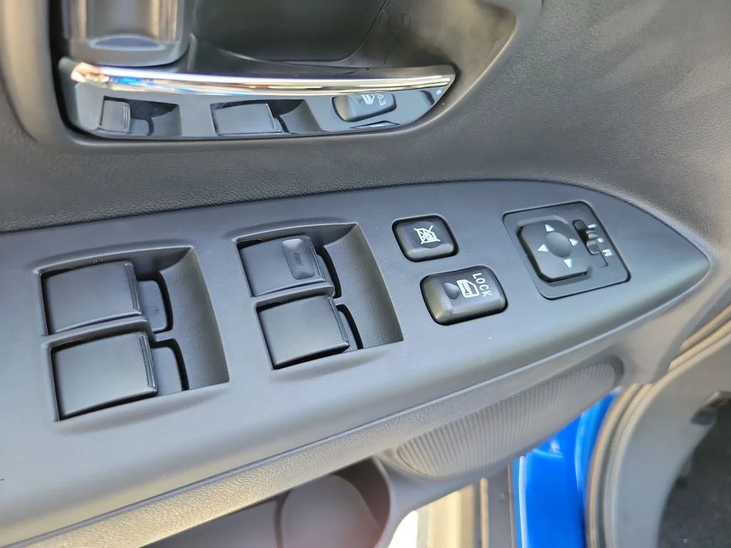 New 2027 OCTANE BLUE METALLIC Mitsubishi 2.0 S 2WD image 21