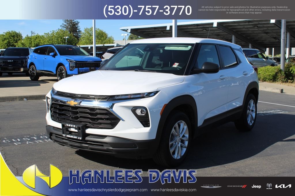 2025 Chevrolet TrailBlazer LS photo 2