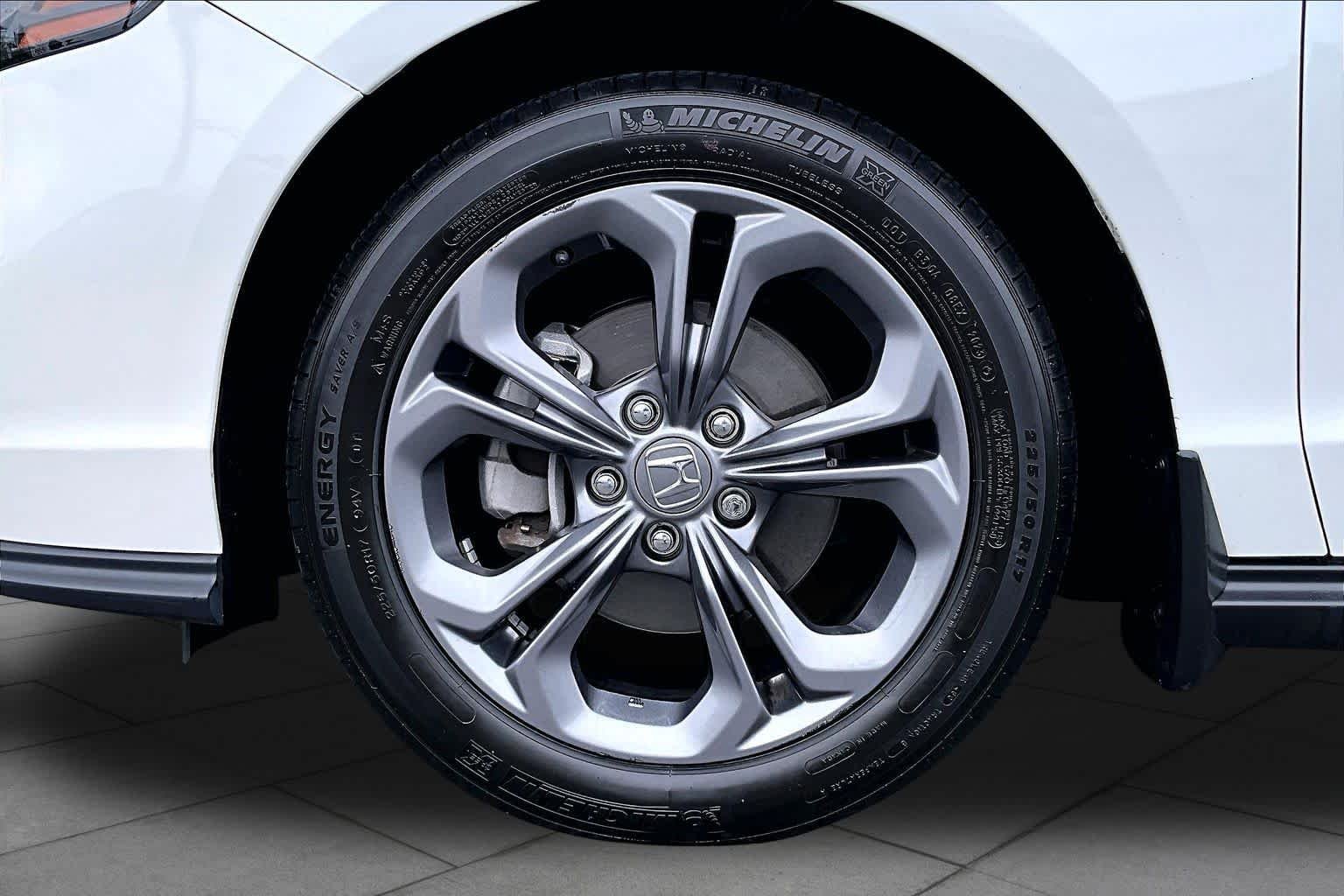 Used 2023 Platinum White Pearl Honda EX image 10