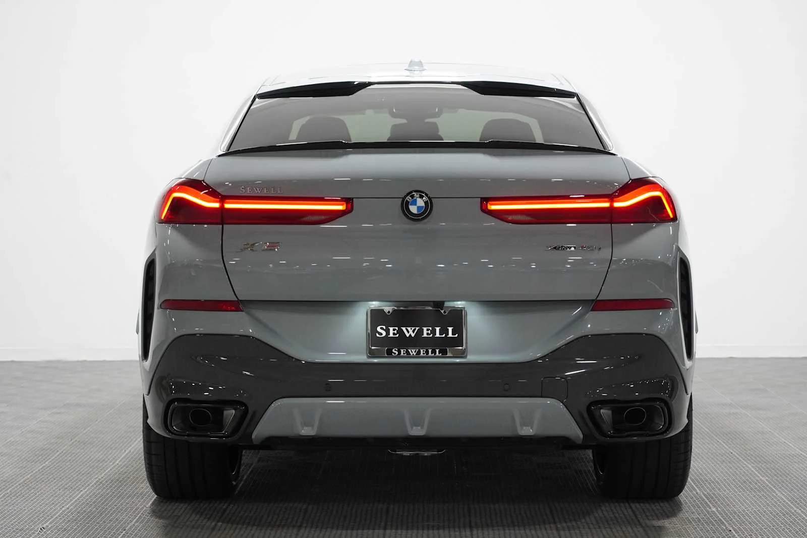 New 2027 Brooklyn Grey Metallic BMW xDrive40i image 5