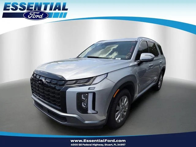 Used 2025 Silver Hyundai SEL image 1
