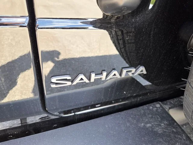 New 2026 Black Clear-Coat Exterior Paint Jeep Sahara image 11