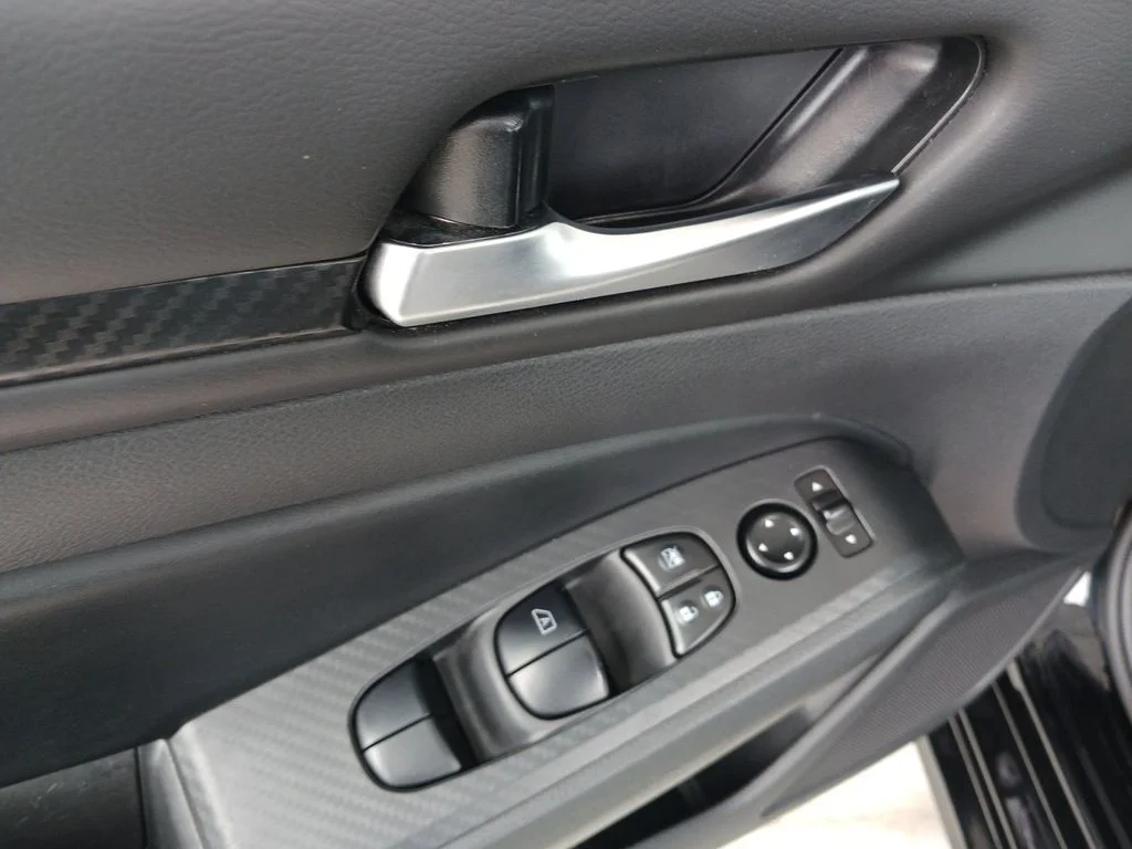 Used 2024 Black Nissan 2.5 SV image 28