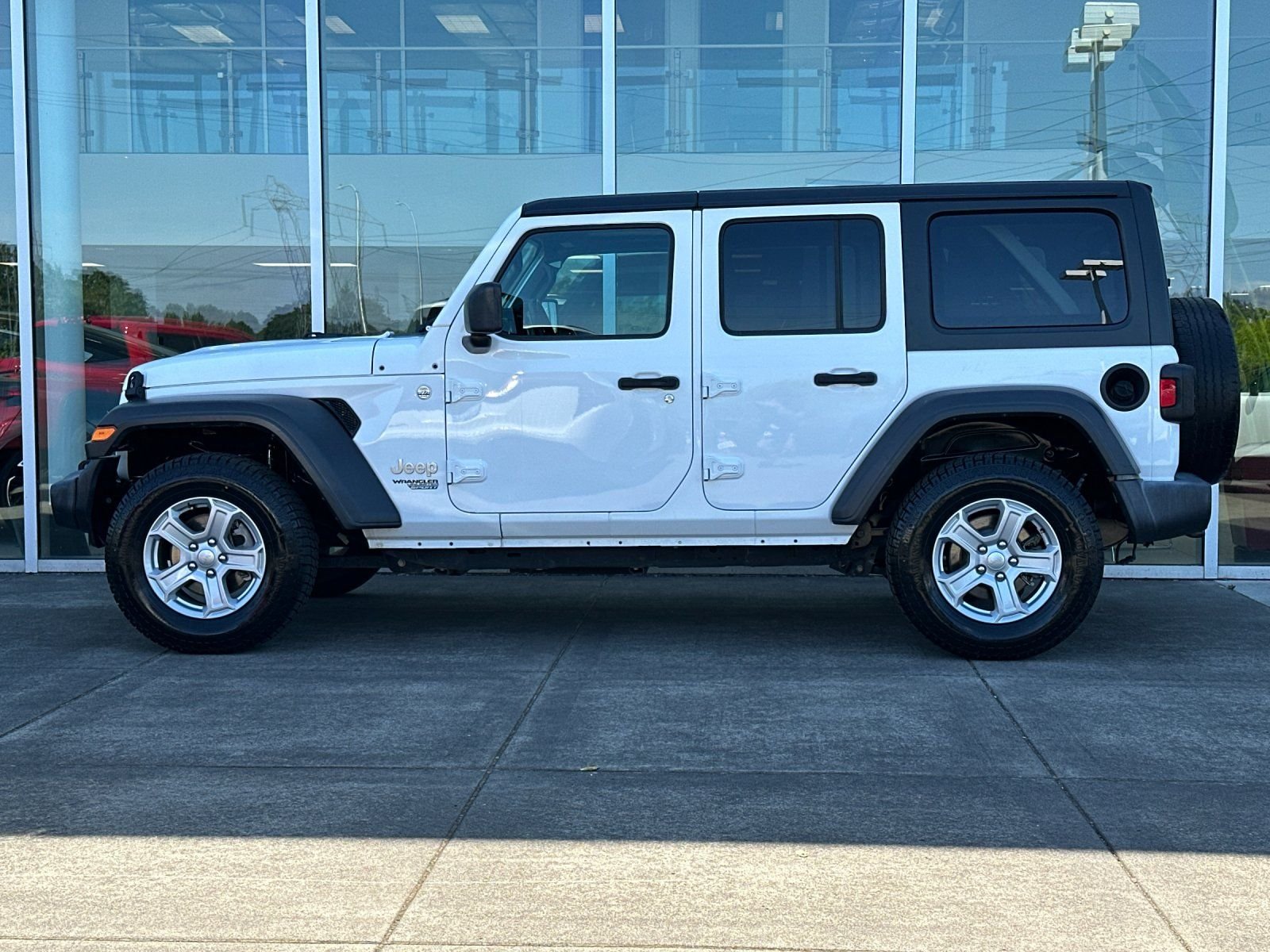 Used 2018 Bright White Clearcoat Jeep Unlimited Sport S image 5