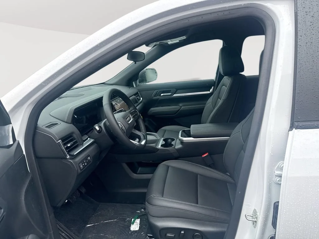 New 2027 Summit White GMC AWD Elevation image 19