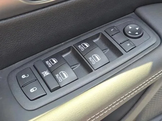 2026 Chrysler Pacifica Select - Photo 30