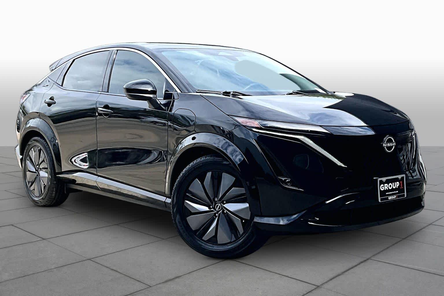Used 2023 Black Diamond Pearl Nissan ENGAGE image 2