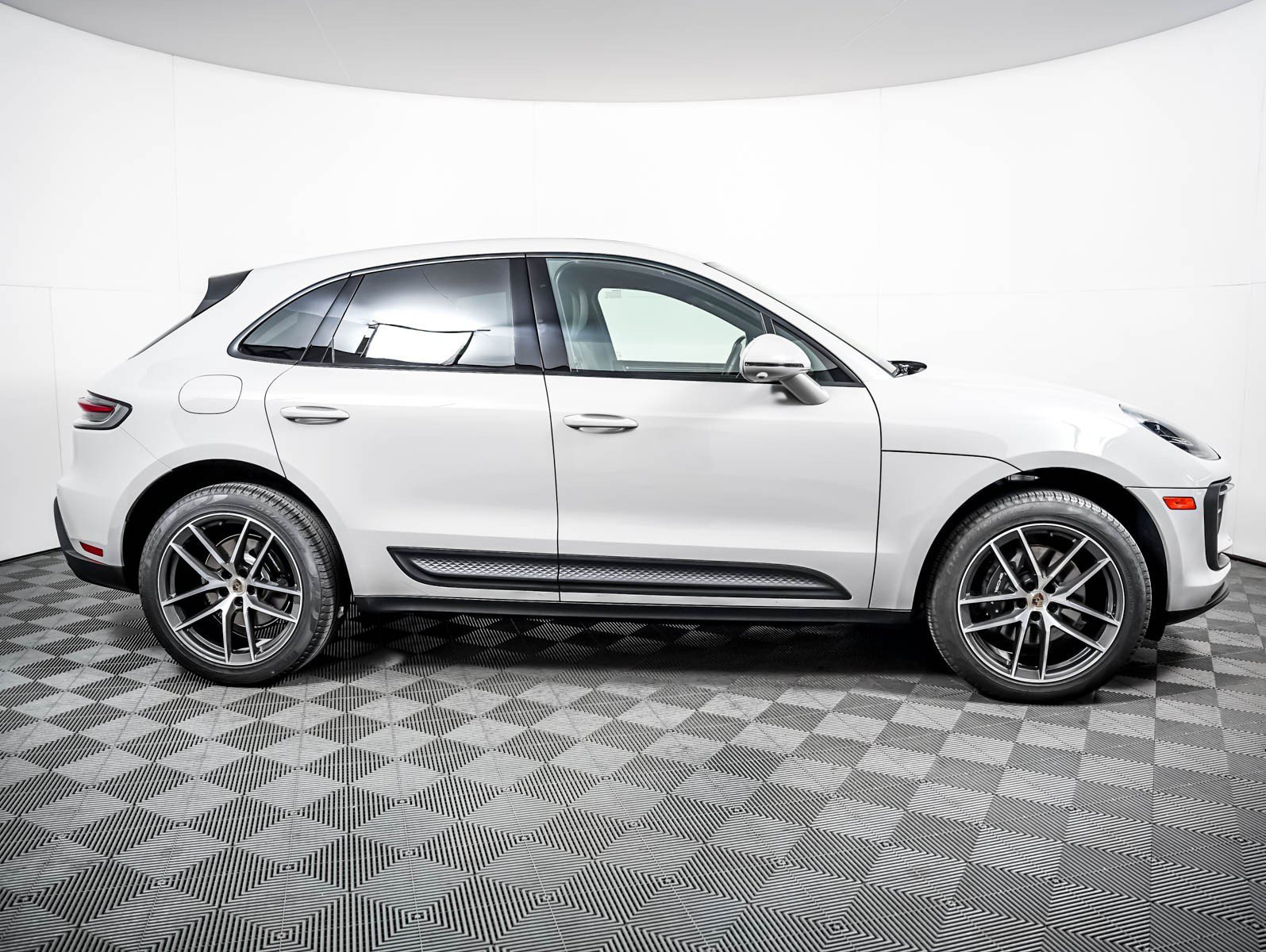 Certified Used 2026 CHALK Porsche  image 9