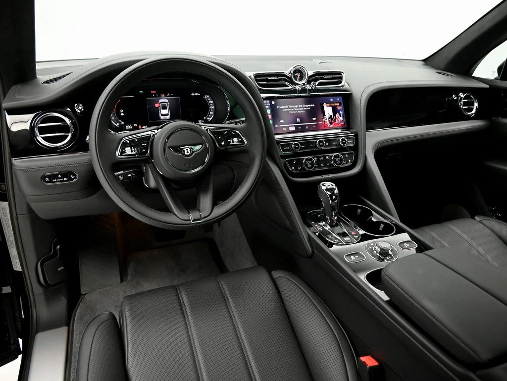 Used 2025 Beluga Bentley V8 image 13