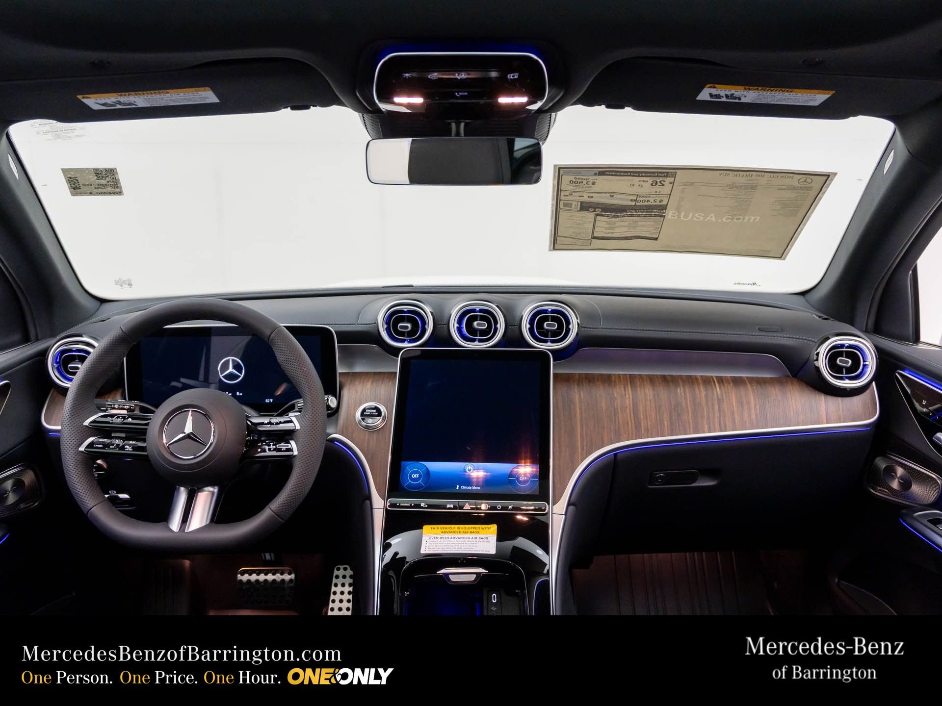 New 2026 MANUFAKTUR Moonlight White Metallic Mercedes-Benz GLC 300 image 11