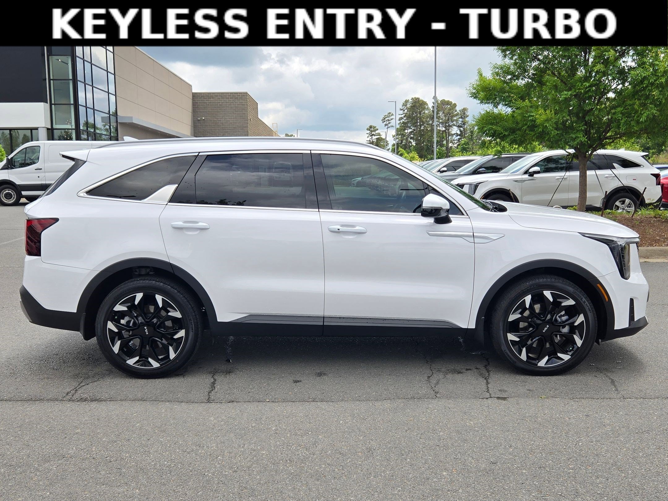 Used 2025 Glacial White Pearl Kia EX image 8