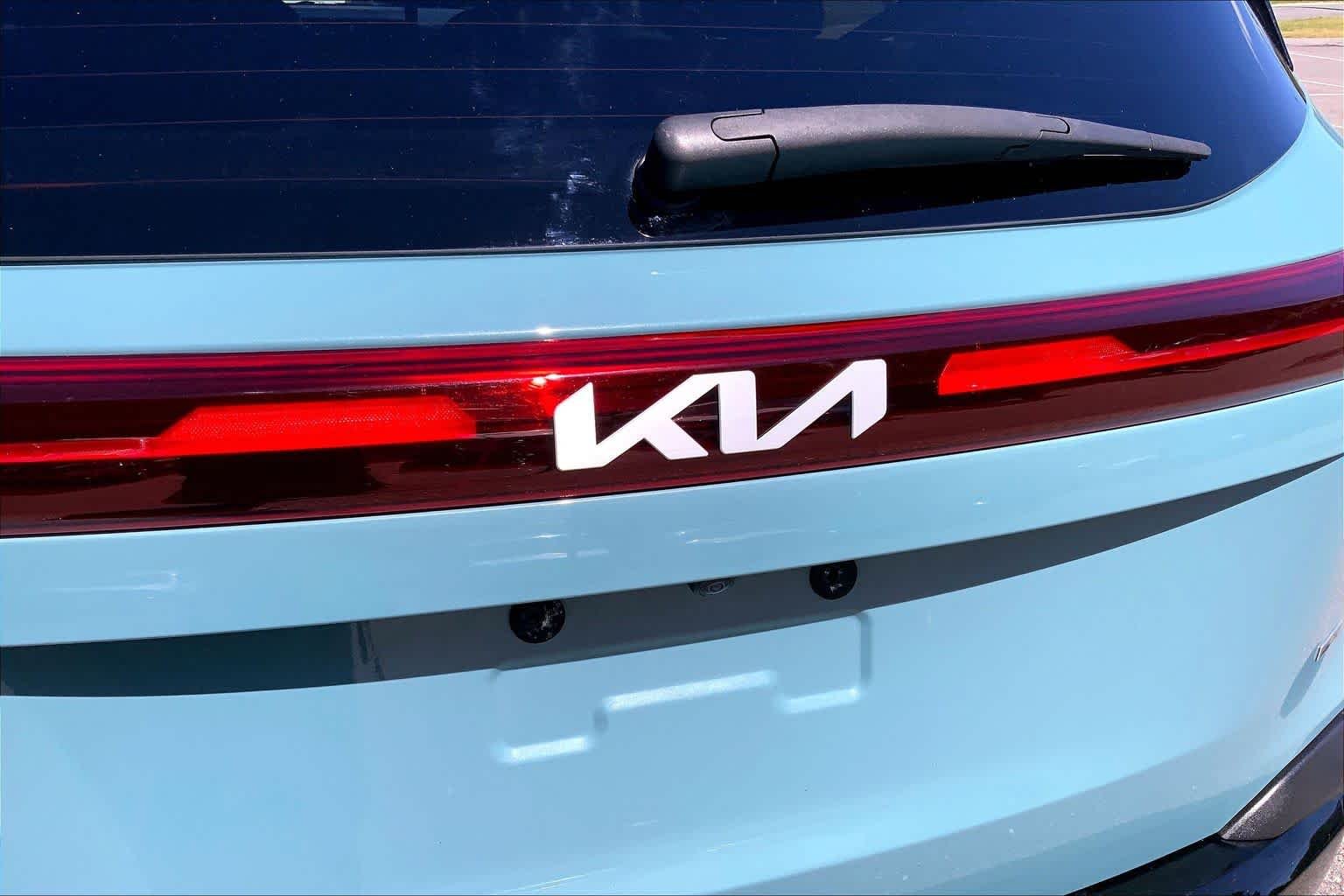 Used 2024 Pluton Blue Kia SX image 9