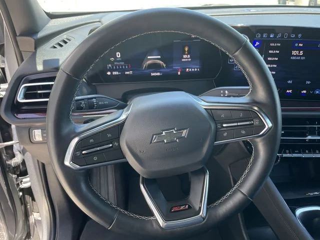 Used 2025 Gray Chevrolet Z71 image 14