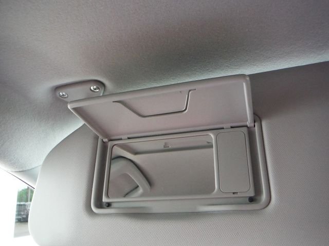 Used 2023  Mitsubishi  image 25