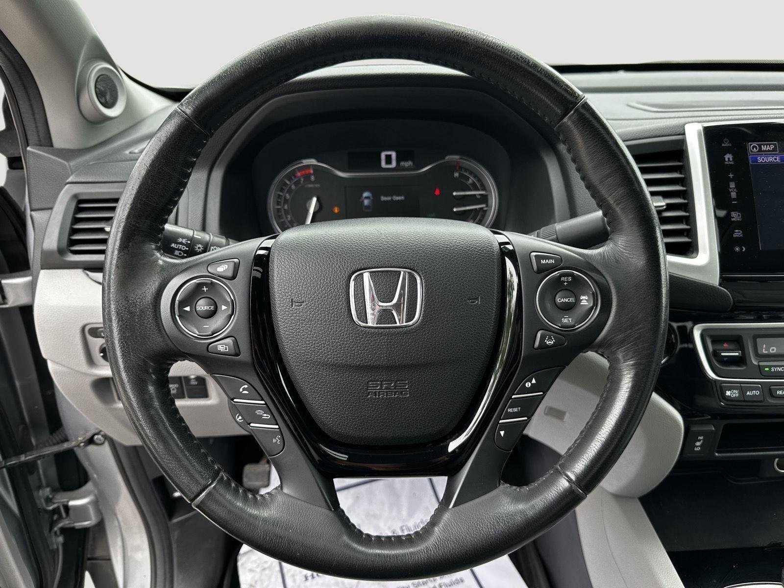 Used 2019 Lunar Silver Metallic Honda RTL-E image 10