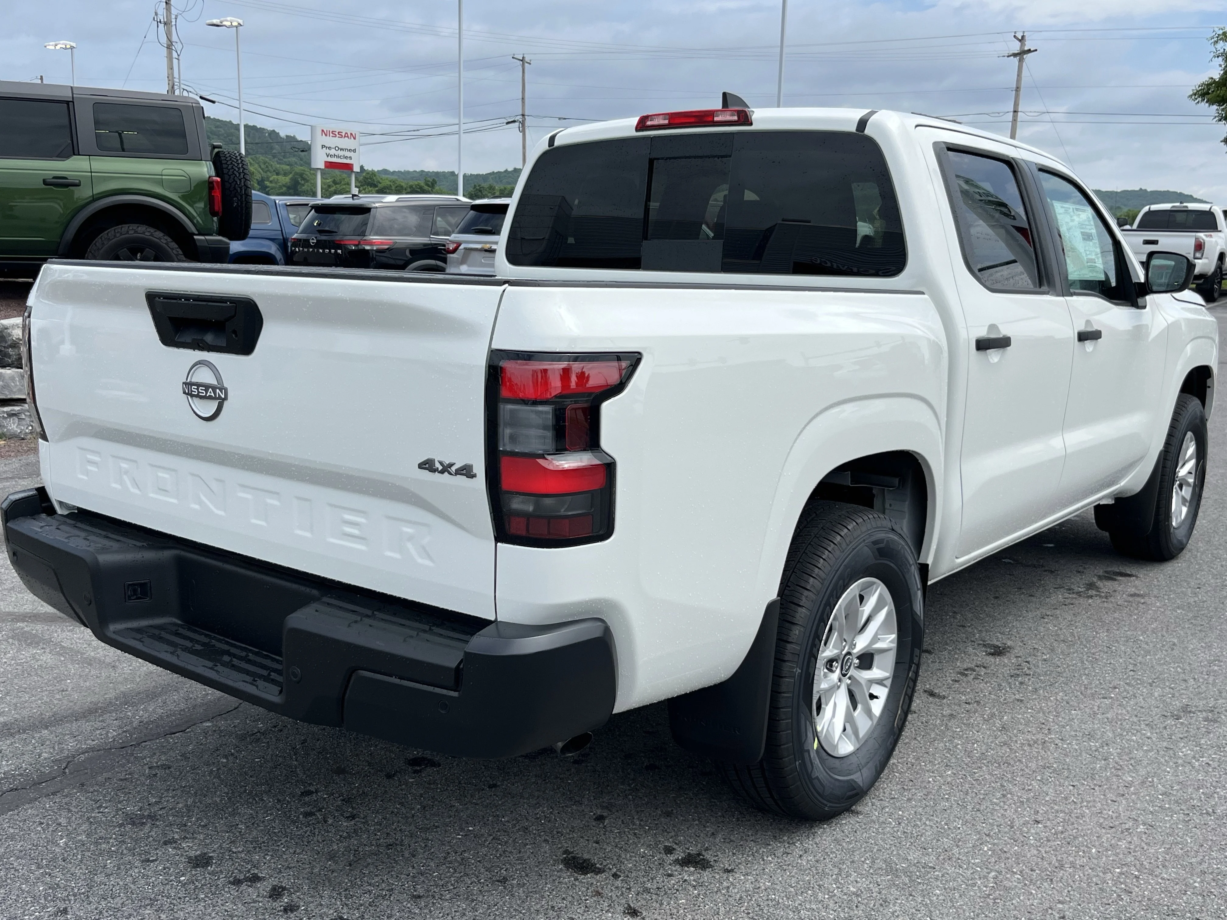 New 2026 Glacier White Nissan Crew Cab S image 5