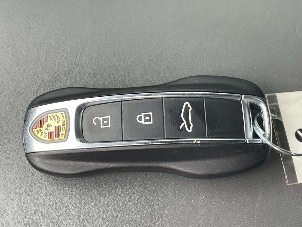 Used 2020 Dolomite Silver Metallic Porsche Carrera S image 42
