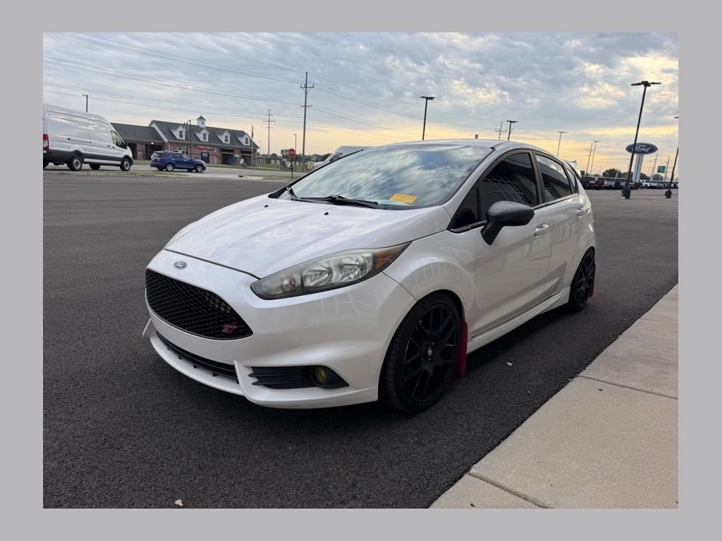 Used 2016 White Ford ST image 1