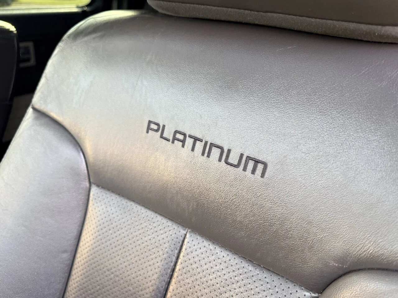 Used 2014 White Ford Platinum 4x4 4dr SuperCrew Styleside 5.5 ft. SB image 23