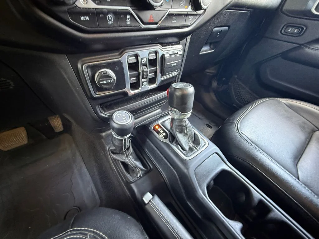 Used 2022 Black Jeep Overland image 22