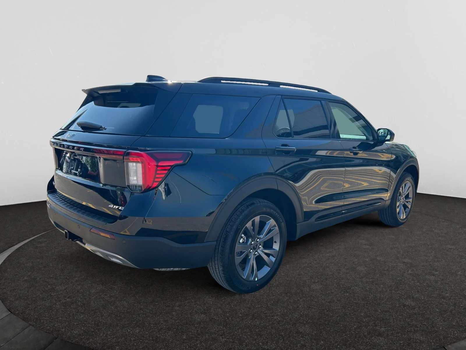 New 2026 Agate Black Metallic Ford Active w/200A Pkg image 5