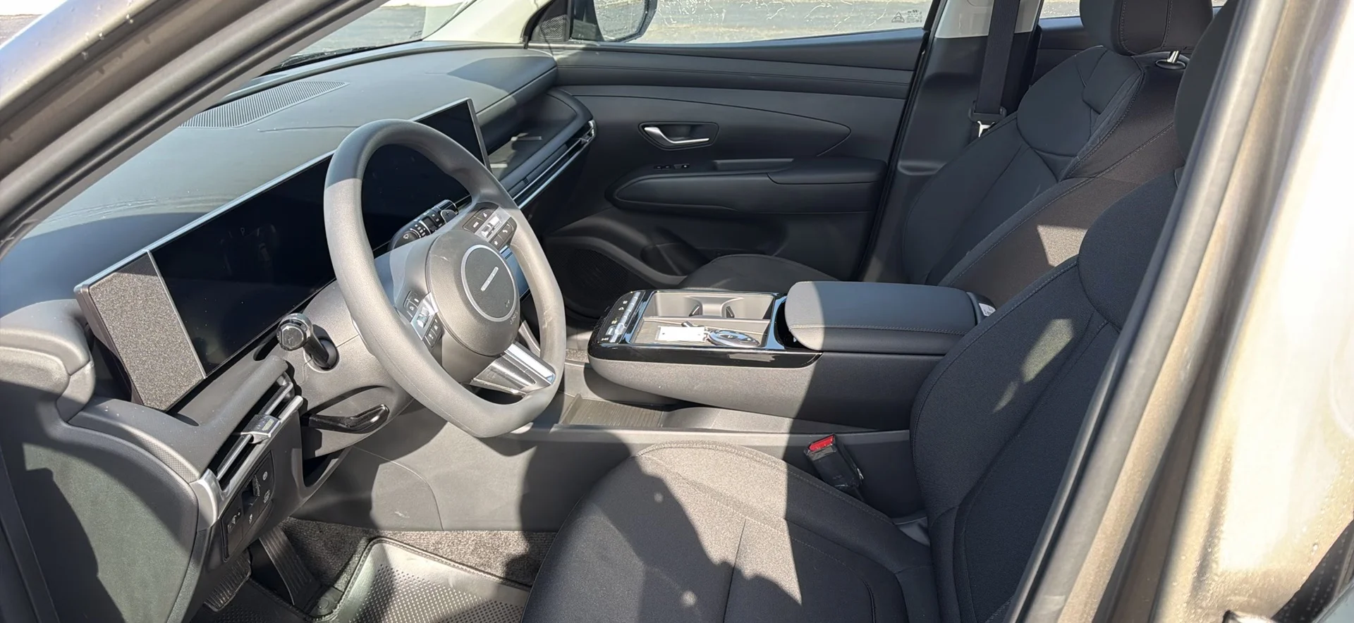New 2026 Cashmere Bronze Hyundai Blue SE image 12