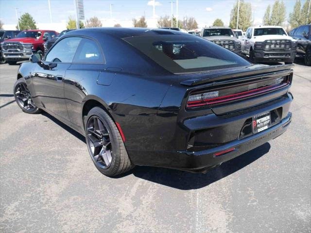 New 2026 Diamond Black Crystal Pearlcoat Dodge Scat Pack image 8