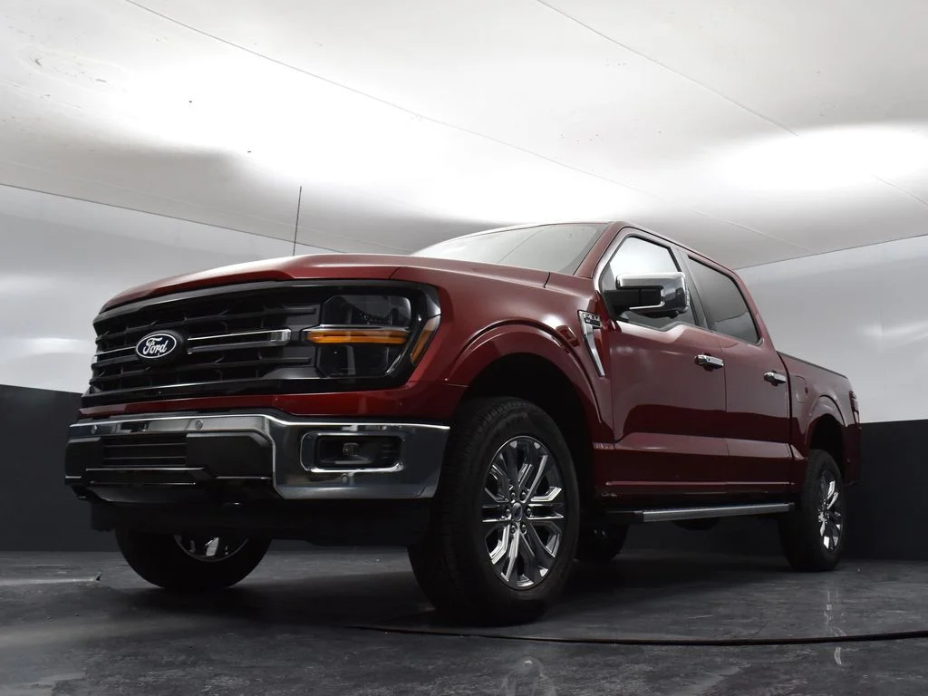 New 2026 Ruby Red Metallic Ford XLT image 31