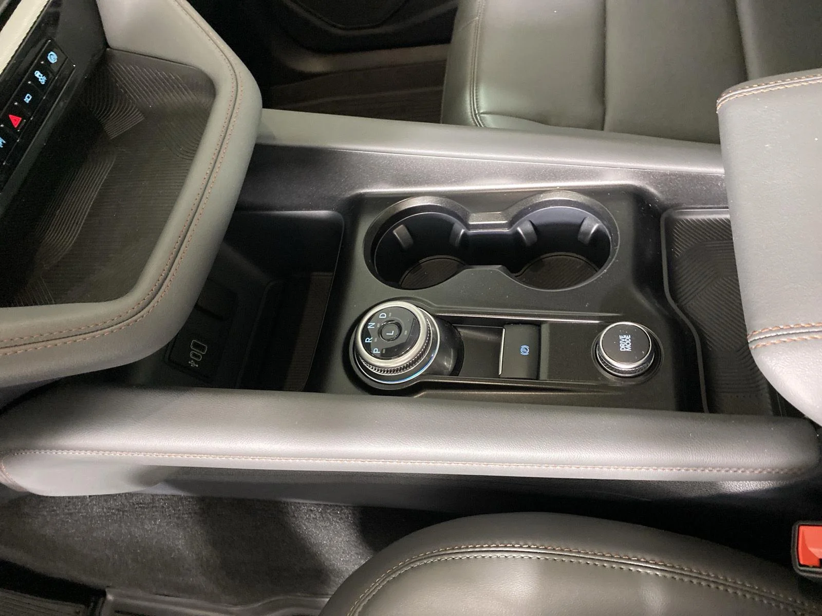 New 2026 Carbonized Gray Metallic Ford Active image 21