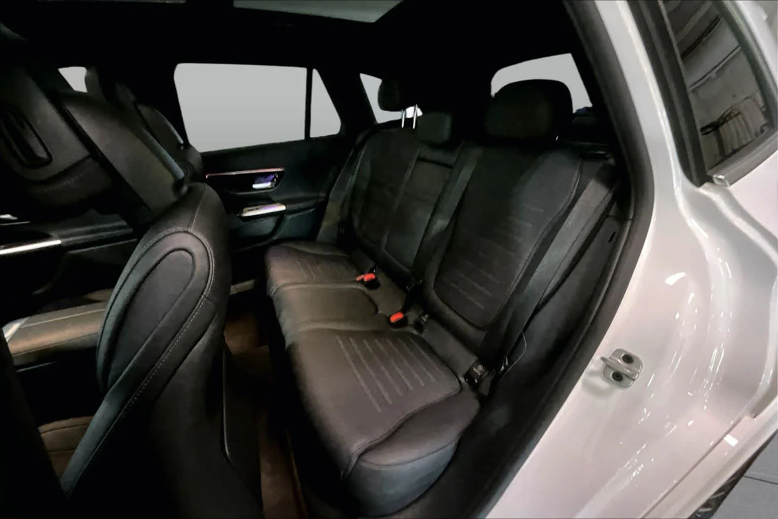 Certified Used 2024 Polar White Mercedes-Benz GLC 300 image 21