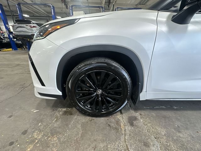 Certified Used 2023 Pearl Toyota XSE image 23