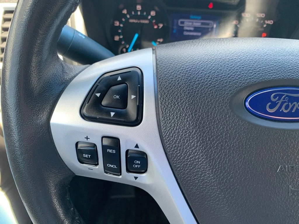 Used 2015 Gray Ford XLT image 29