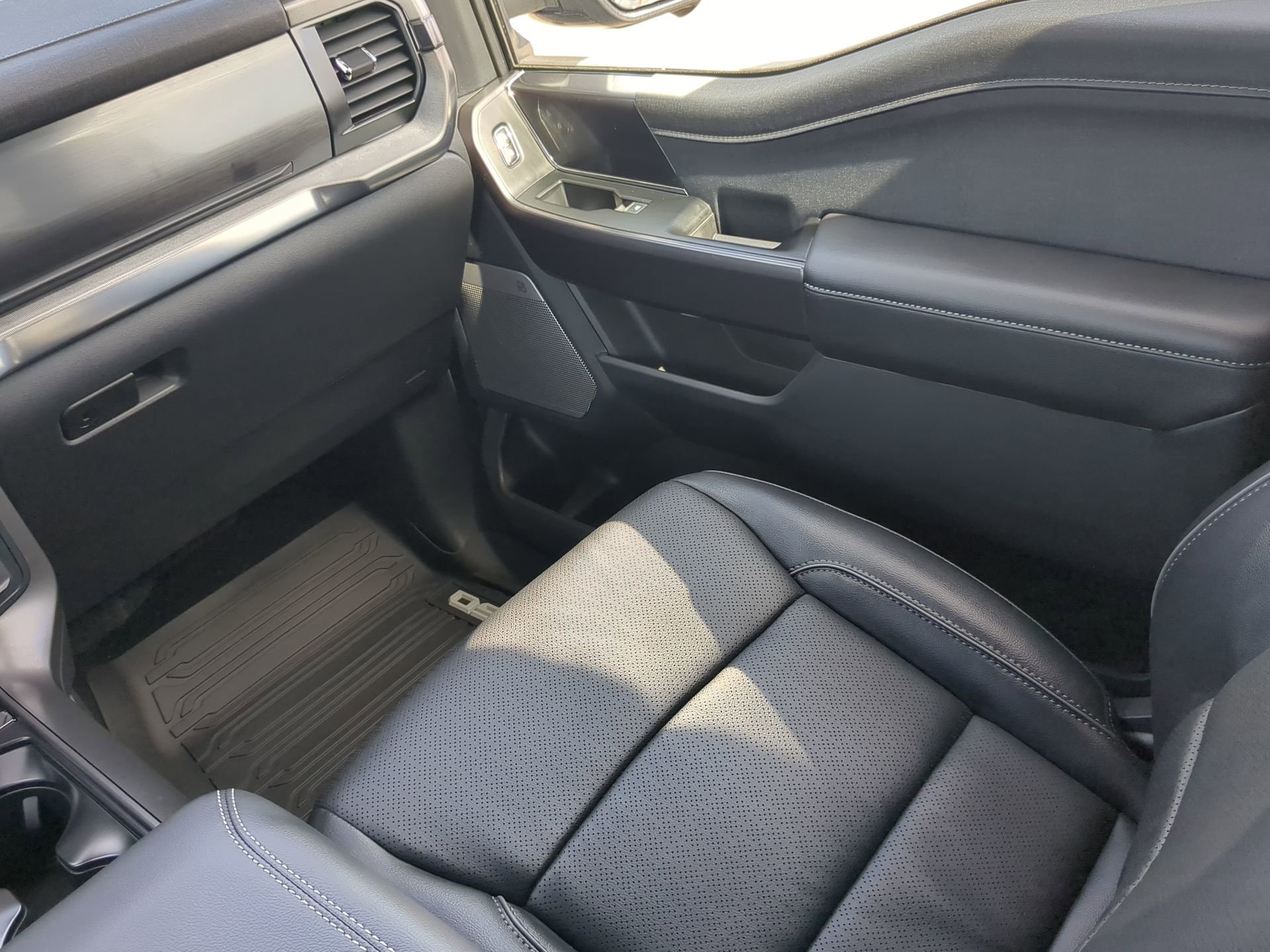 New 2026 Agate Black Metallic Ford Lariat® image 50
