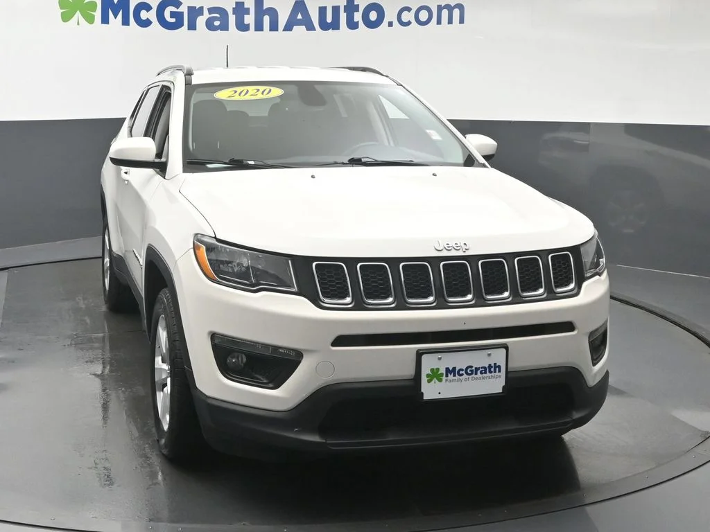 Used 2020 White Jeep Latitude image 5