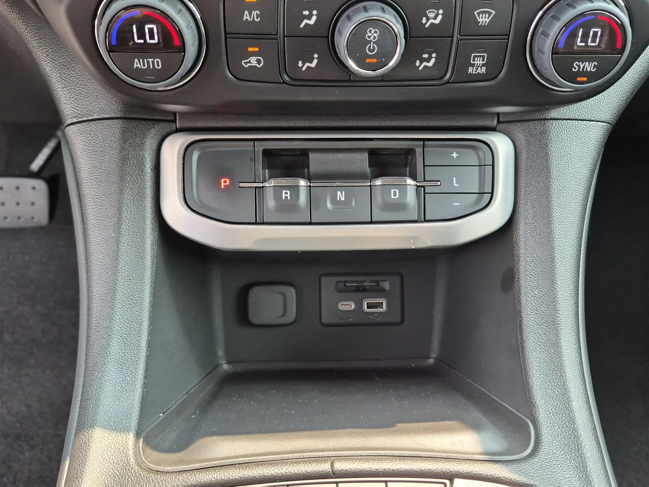 Used 2023 Summit White GMC SLT image 14