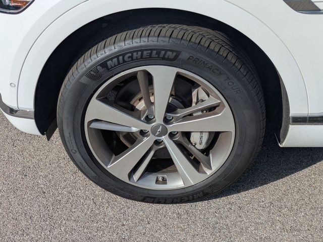 Used 2021 White Genesis 3.5T Advanced + image 9