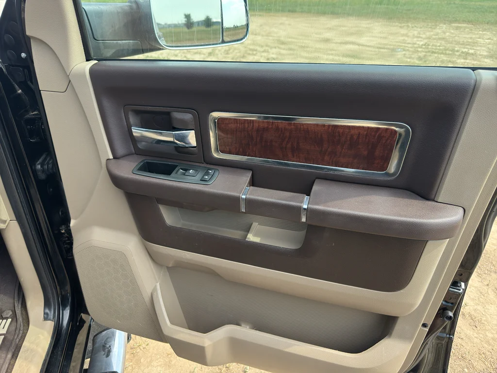Used 2012 Black Clearcoat Ram Laramie image 9