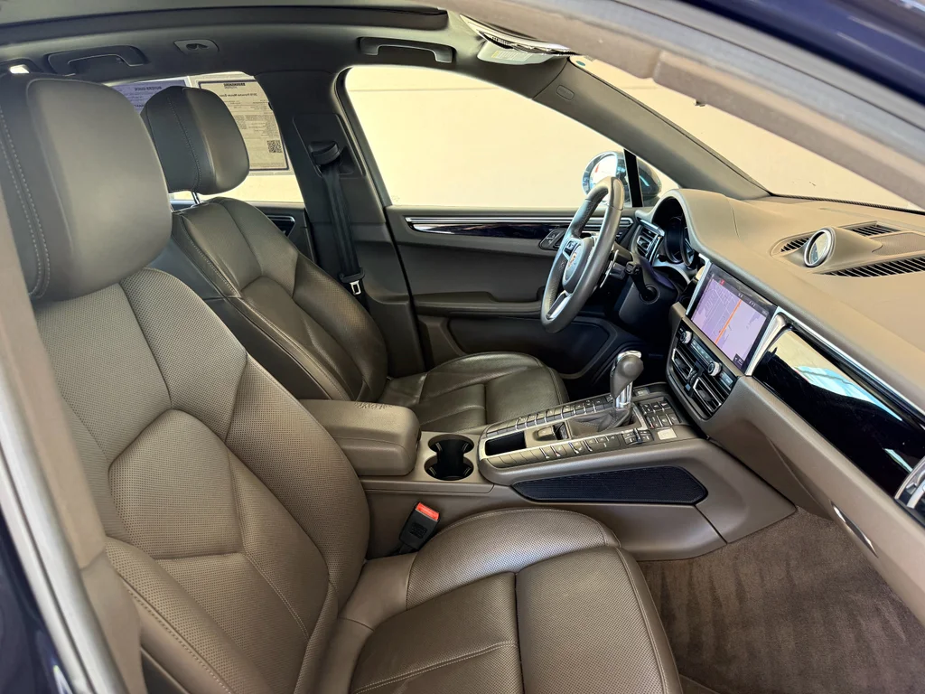Used 2019 Night Blue Metallic Porsche Base image 14