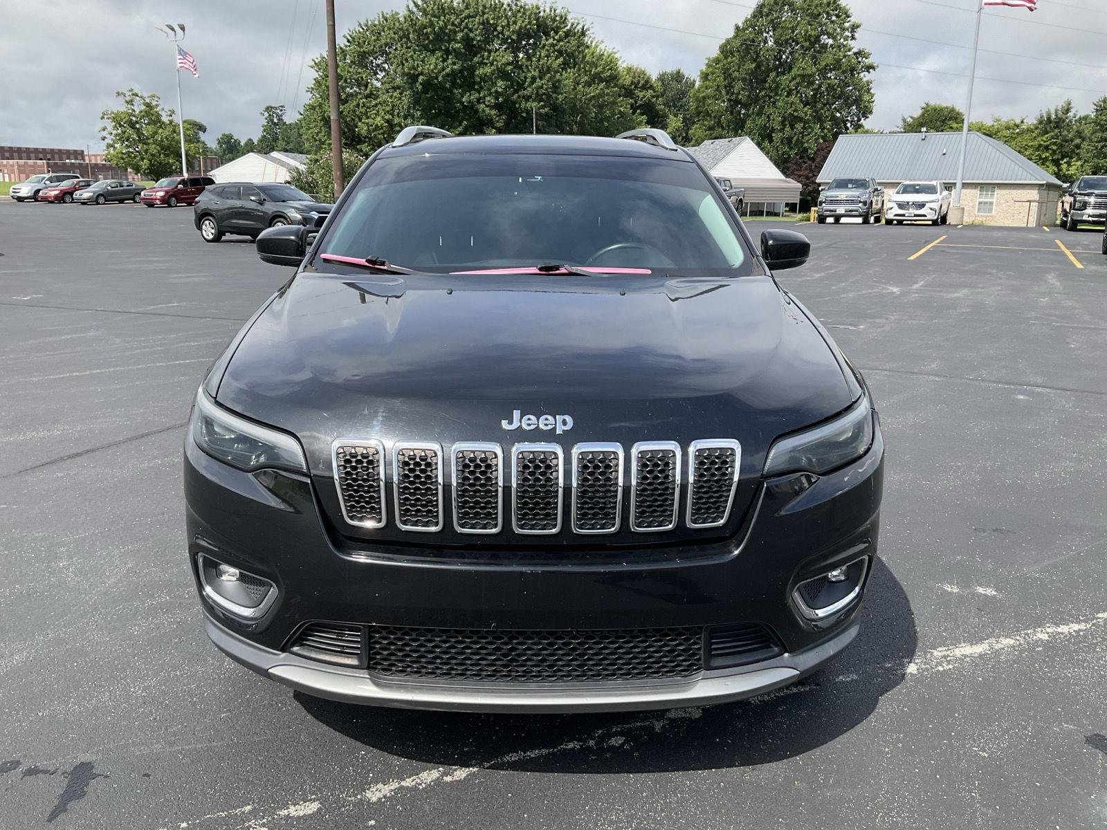 Used 2019 Diamond Black Crystal Pearlcoat Jeep Limited image 2
