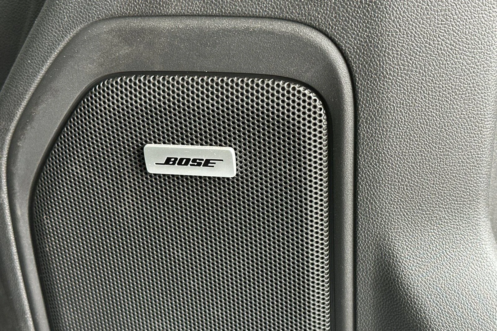 Used 2020 Gray GMC Elevation image 21