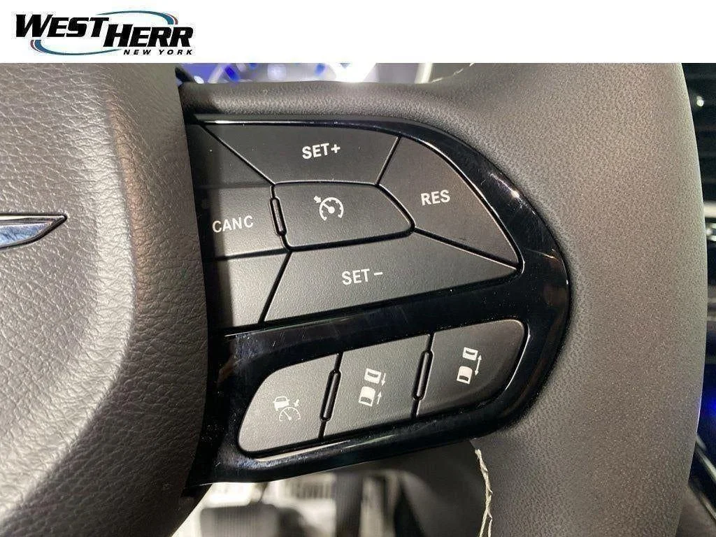 Used 2026 Bright White Clearcoat Chrysler Select image 31