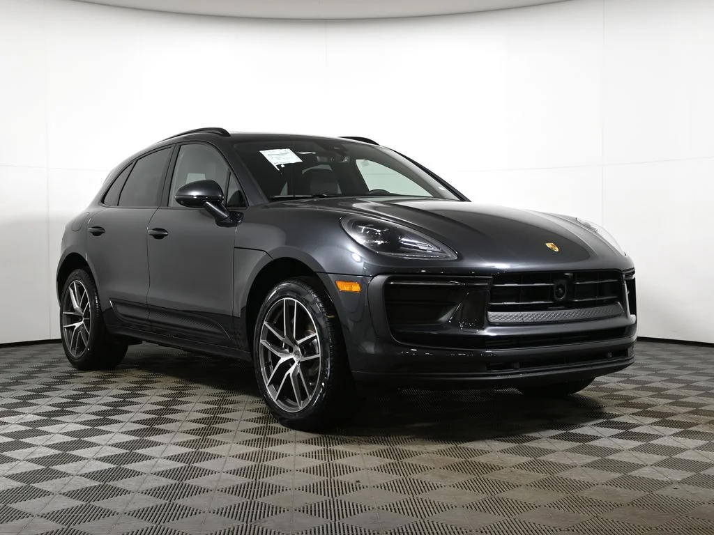 2026 Porsche Macan T - Photo 9