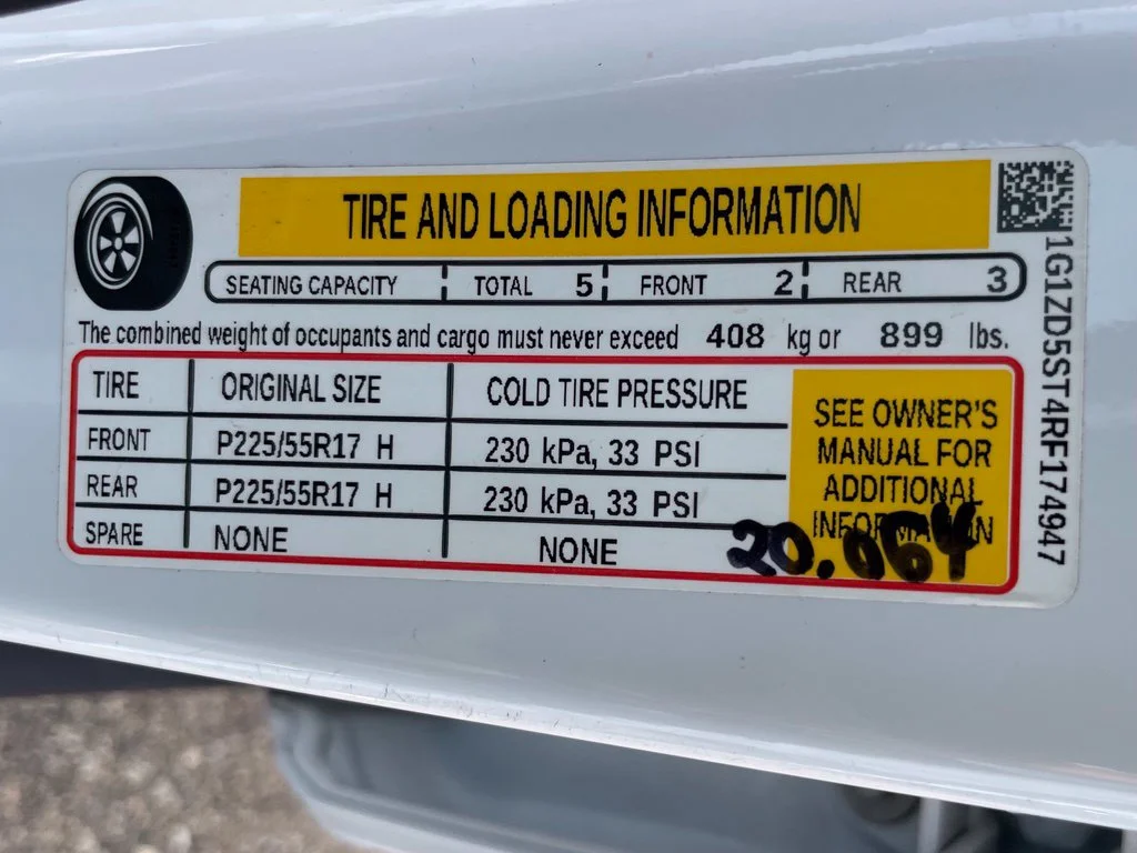 Used 2024 Summit White Chevrolet LT image 33