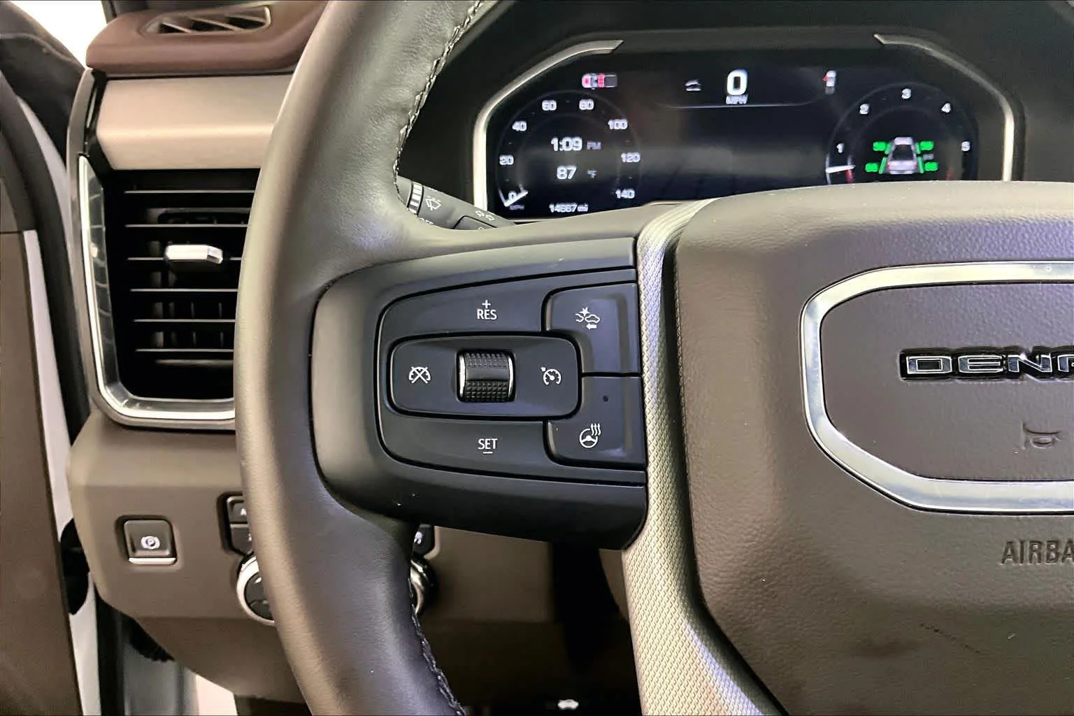 Used 2024 White Frost Tricoat GMC Denali image 23