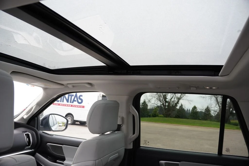 Used 2025 Silver Ford Platinum image 20